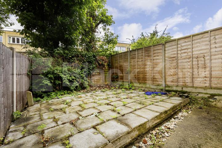 			1 Bedroom, 1 bath, 1 reception Apartment			 Homefield Road, Chiswick